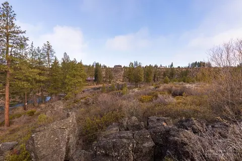 60860 SW Headwaters Loop, Bend, OR 97702 photo 23