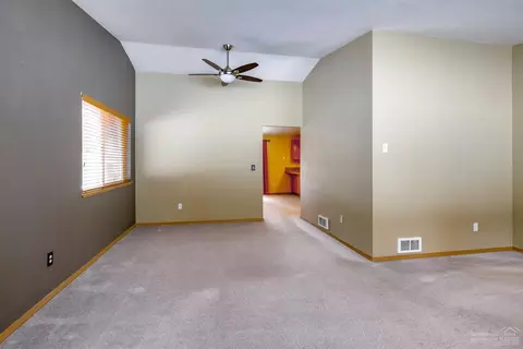 56056 Remington Dr, Bend, OR 97707 photo 3