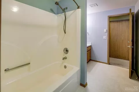 56056 Remington Dr, Bend, OR 97707 photo 12