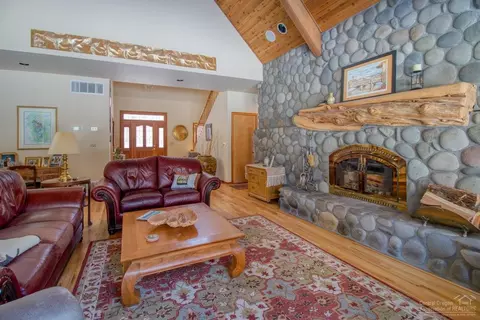67450 Cloverdale Rd, Bend, OR 97703 photo 10