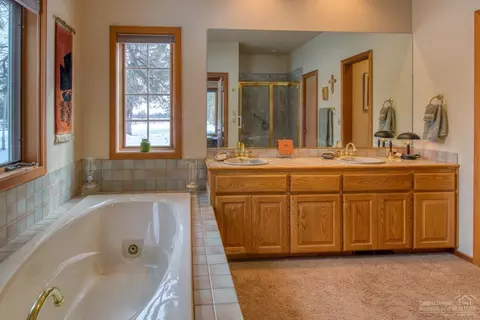 67450 Cloverdale Rd, Bend, OR 97703 photo 13