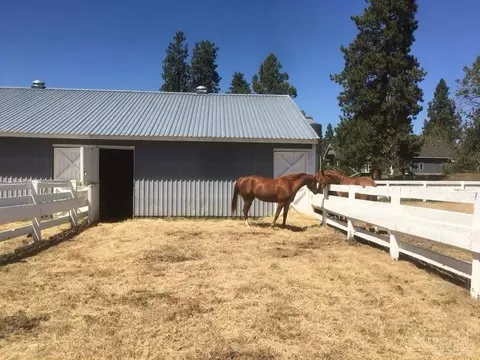 67450 Cloverdale Rd, Bend, OR 97703 photo 22