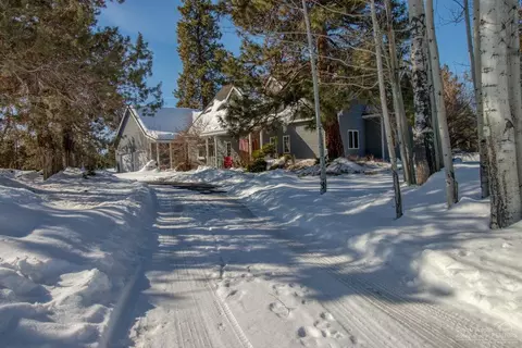 67450 Cloverdale Rd, Bend, OR 97703 photo 4