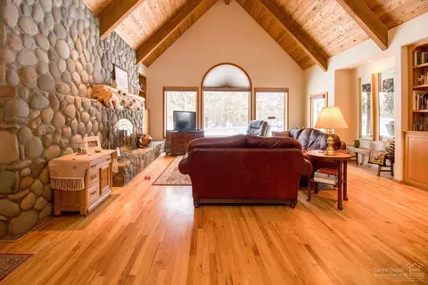 67450 Cloverdale Rd, Bend, OR 97703 photo 9