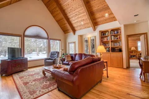 67450 Cloverdale Rd, Bend, OR 97703 photo 11