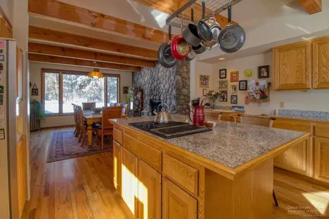 67450 Cloverdale Rd, Bend, OR 97703 photo 15