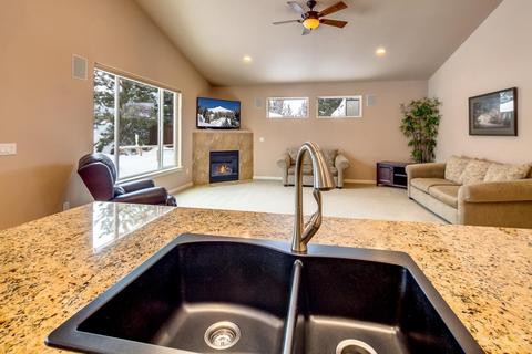 63429 Stacy Ln, Bend, OR 97701 photo 12
