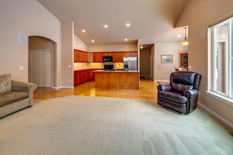 63429 Stacy Ln, Bend, OR 97701 photo 8
