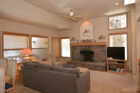 57369 Beaver Ridge Loop, Sunriver, OR 97707 photo 4