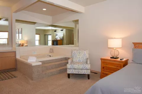 57369 Beaver Ridge Loop, Sunriver, OR 97707 photo 11