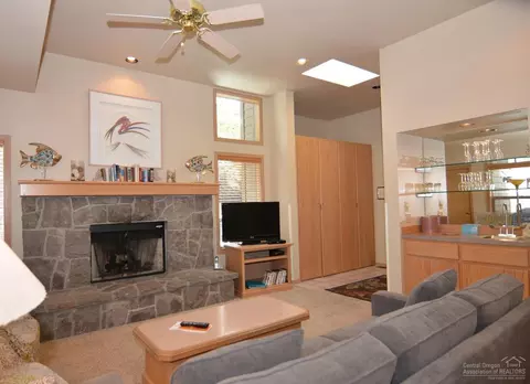 57369 Beaver Ridge Loop, Sunriver, OR 97707 photo 3