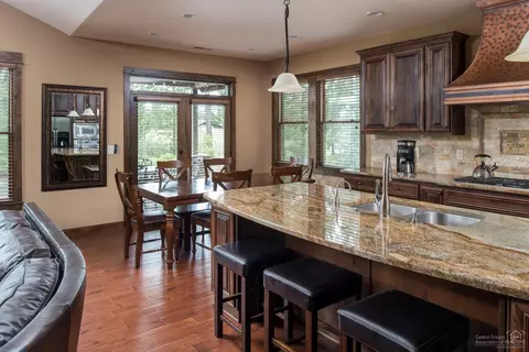 56578 Dancing Rock Loop, Bend, OR 97707 photo 2