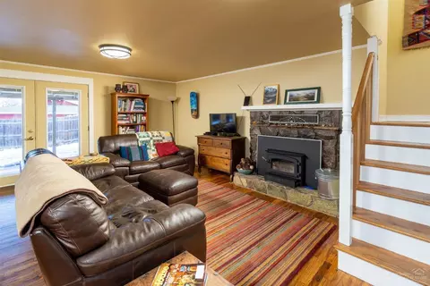 40 SE Taft Ave, Bend, OR 97702 photo 2
