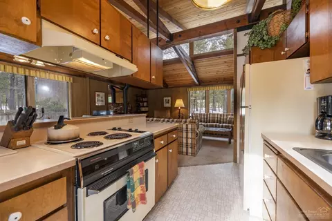 56874 Trapper Ln, Sunriver, OR 97707 photo 12