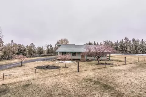 63032 Terry Dr, Bend, OR 97701 photo 1