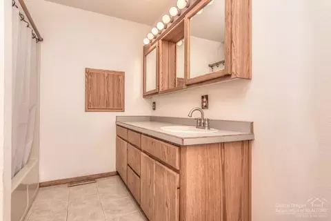 63032 Terry Dr, Bend, OR 97701 photo 17