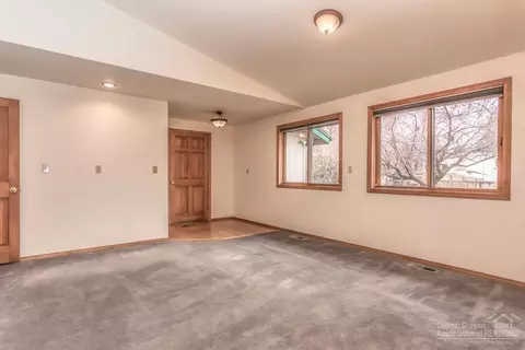63032 Terry Dr, Bend, OR 97701 photo 12