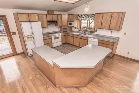 63032 Terry Dr, Bend, OR 97701 photo 11