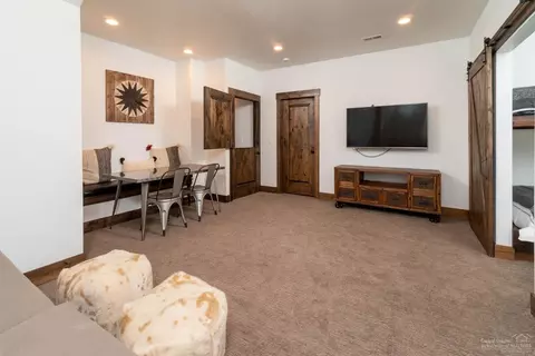 56587 Sunstone Loop, Bend, OR 97707 photo 18