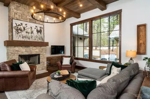 56587 Sunstone Loop, Bend, OR 97707 photo 4