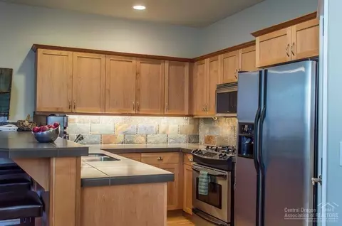 1683 NW Lewis St, Bend, OR 97703 photo 4
