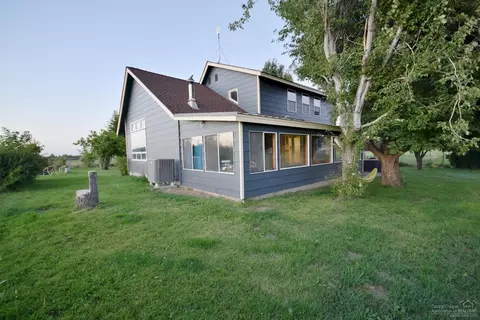 62660 Erickson Rd, Bend, OR 97701 photo 2