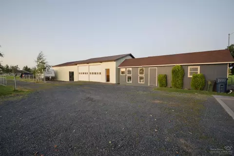 62660 Erickson Rd, Bend, OR 97701 photo 5