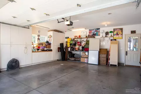 64761 Saros Ln, Bend, OR 97703 photo 17