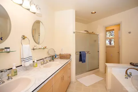 64761 Saros Ln, Bend, OR 97703 photo 12