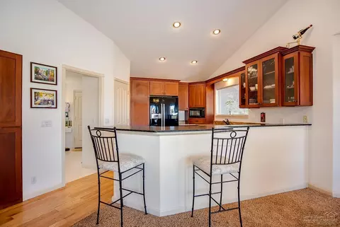 64761 Saros Ln, Bend, OR 97703 photo 7