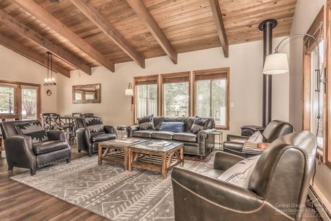 57484 Eagle Cap, Sunriver, OR 97707 photo 1