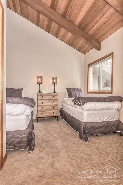 57484 Eagle Cap, Sunriver, OR 97707 photo 5