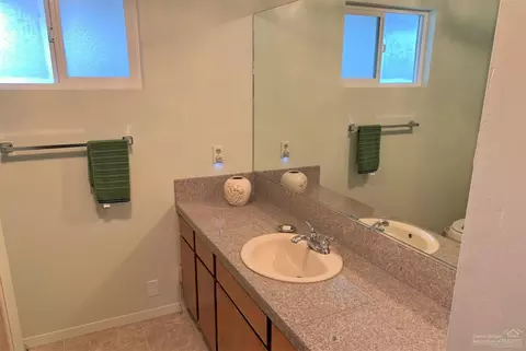 20280 Fairway Dr, Bend, OR 97702 photo 17