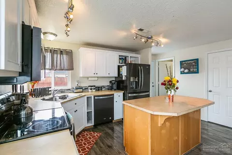 63165 Boyd Acres Rd, Bend, OR 97701 photo 7
