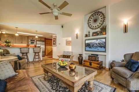 67134 Gist Rd, Bend, OR 97703 photo 4