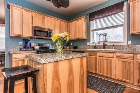 20682 Overton Pl, Bend, OR 97701 photo 6