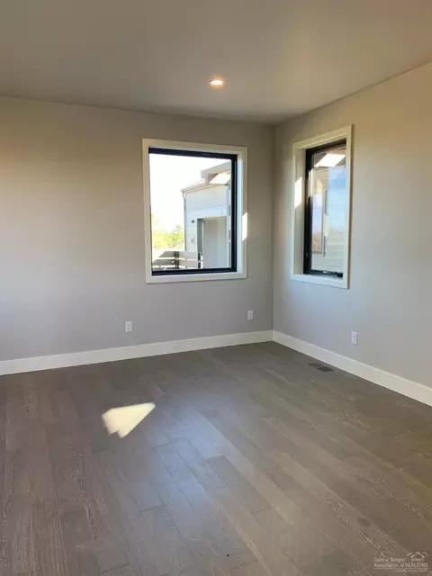 19179 Gateway Loop, Bend, OR 97702 photo 10
