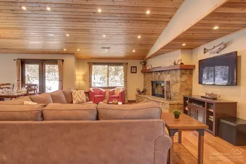 57665 Poplar Loop, Sunriver, OR 97707 photo 3