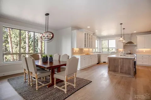 60868 River Rim Dr, Bend, OR 97702 photo 1