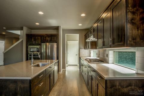 60480 Hedgewood, Bend, OR 97702 photo 4