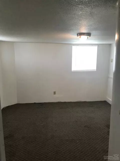 702 SE 8th, Pendleton, OR 97801 photo 4