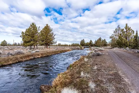 25965 Walker Rd, Bend, OR 97701 photo 3
