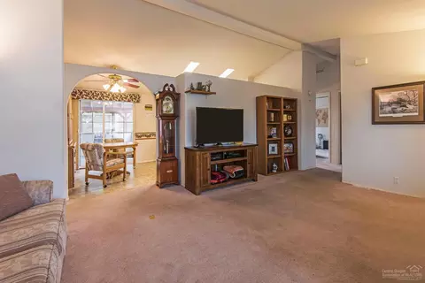 2615 NE Wintergreen Dr, Bend, OR 97701 photo 3