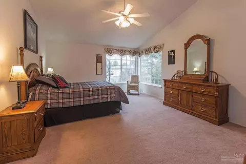 2615 NE Wintergreen Dr, Bend, OR 97701 photo 6