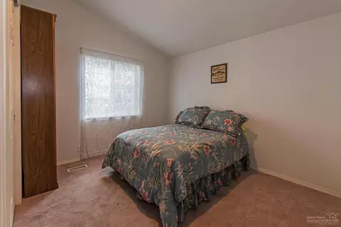 2615 NE Wintergreen Dr, Bend, OR 97701 photo 9