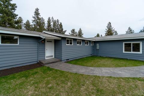 19420 Apache Rd, Bend, OR 97702 photo 2