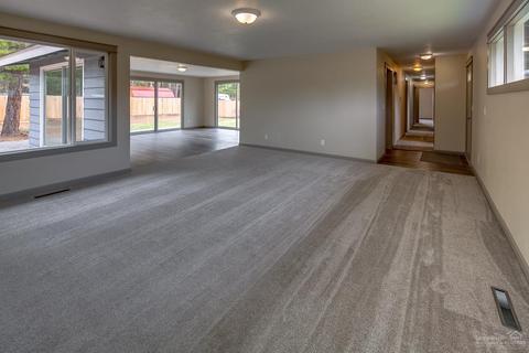 19420 Apache Rd, Bend, OR 97702 photo 5