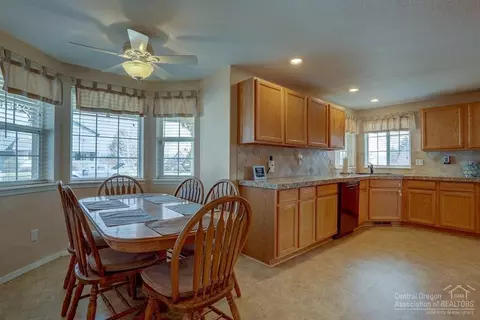 20033 Powers Rd, Bend, OR 97702 photo 7