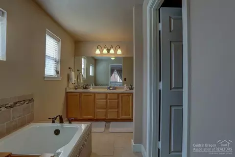 20033 Powers Rd, Bend, OR 97702 photo 13