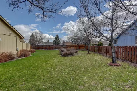 20033 Powers Rd, Bend, OR 97702 photo 23